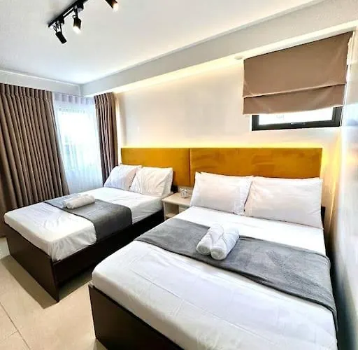 Living,the Persimmon Double Beds 4pax Apartment